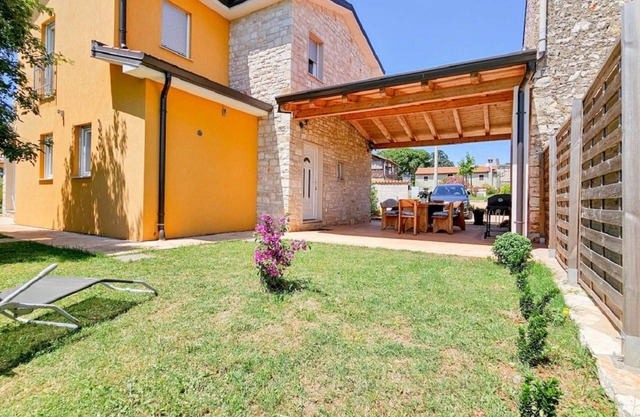 Maison de vacances méditerranéenne avec grand jardin, adaptée aux chiens