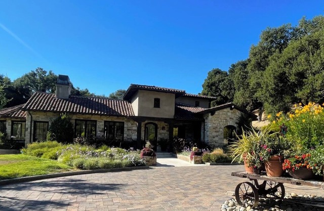 Mediterranean Lovely Courtyard & Pool. 5-bedroom home in Sunny Carmel Valley