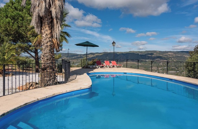 Villa méditerranéenne "Palladio" à Ronda avec vue sur les montagnes, climatisation et piscine