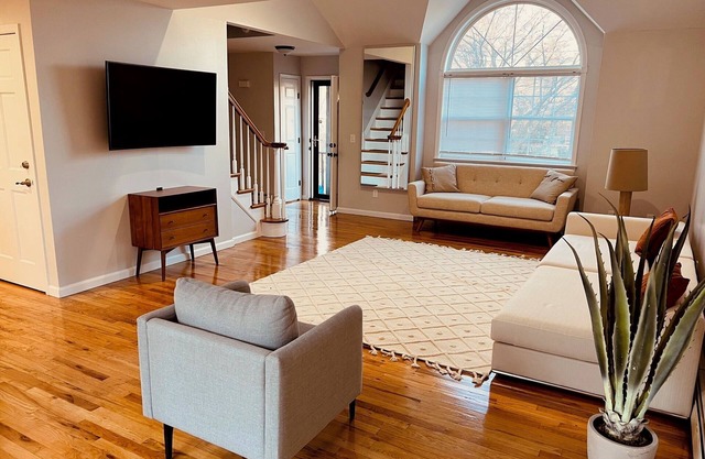 Meets Modern Comfort in This 3-Bedroom Long Island Sound Retreat