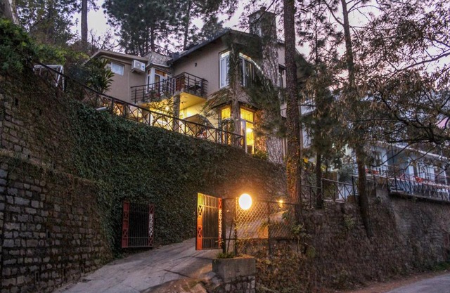 Mehar Villa 3BHK with Private Cook, Garden, Views