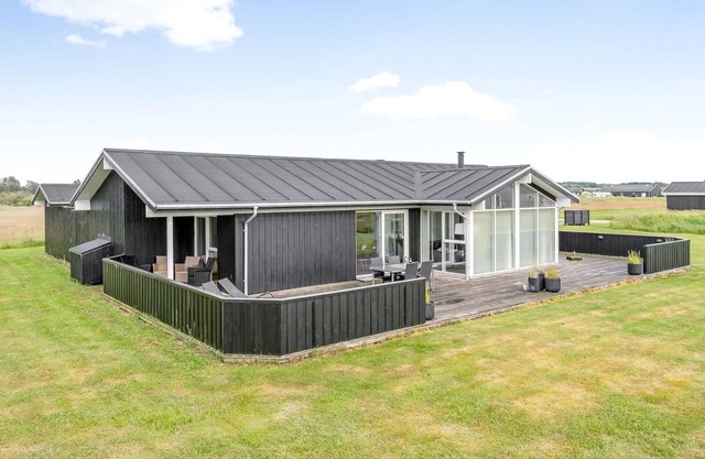 "Meino" - 1.4km from the sea by Interhome