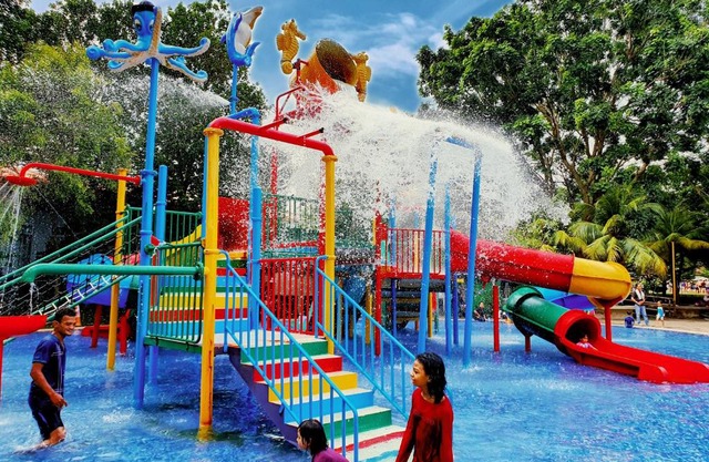 Melaka Top Largest Waterpark Resort - By YouBNB Homestay Melaka