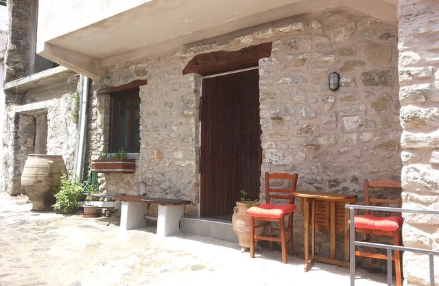 Melambes Studio - Découvrez la vie dans un village crétois traditionnel.