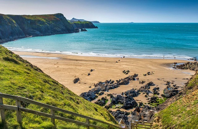 Melin Abereiddy, Holiday Cottage Abereiddy , Sleeps 5, 3 bedrooms, bathrooms