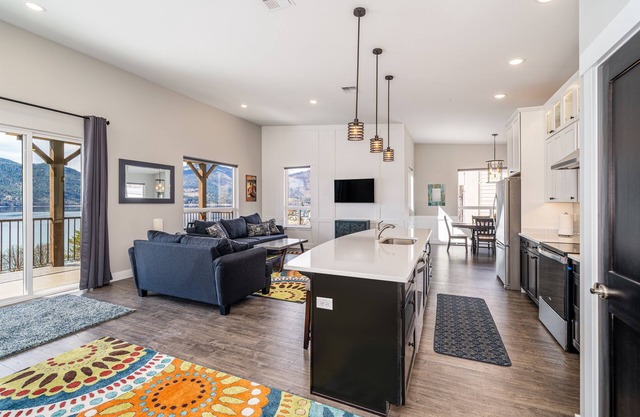 Memorable Lake and Mountain Views Luxury Penthouse