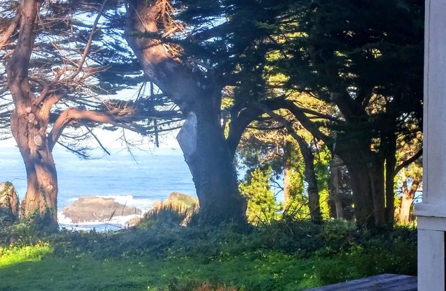 Vues historiques McCloud Maison Headland de Mendocino sur le bord du village