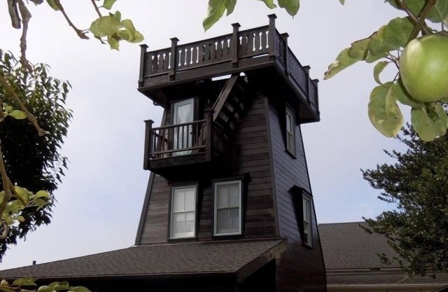 Romantique Mendocino Village Water Tower-Ocean & Garden Views