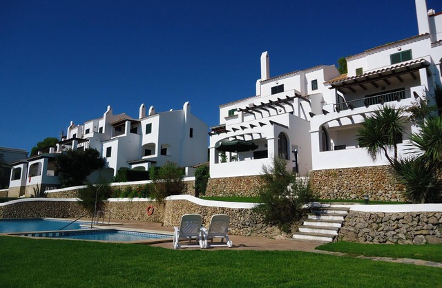 appartement à Minorque, près de la plage, 2 pers, jardin et piscine