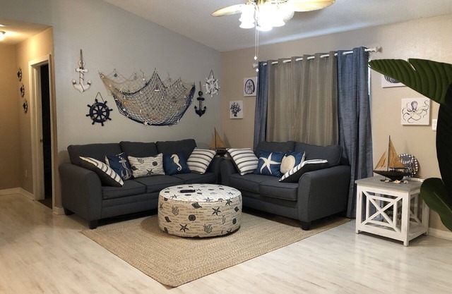 Mental Health Getaway W/Large Private Backyard & Hot Springs 7-Seater Hot Tub!