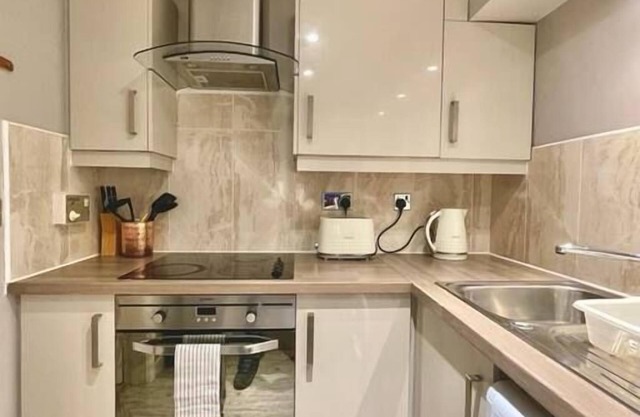 Merchant City 1 BD Exec Apart w/parking Albion 2