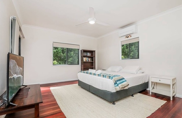 Merindah - Four-Bedroom Modern Pet-Friendly Home in Central Agnes Water
