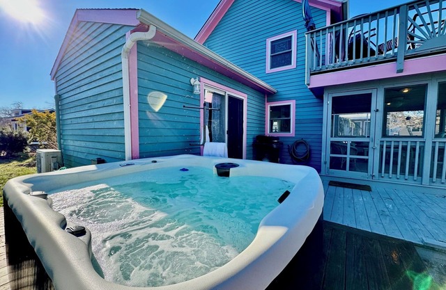 Mermaid & Mare, A Downtown Retreat with Hot Tub, Firepit, Decks, & Pet Friendly!