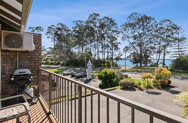 Merry s Place, a gorgeous townhouse directly across the road from Sunshine Cove