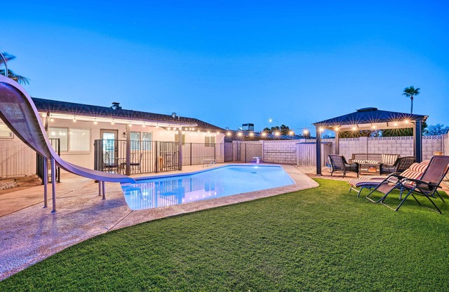 Mesa Home w/ Outdoor Pool - 2 Mi to Sloan Park!
