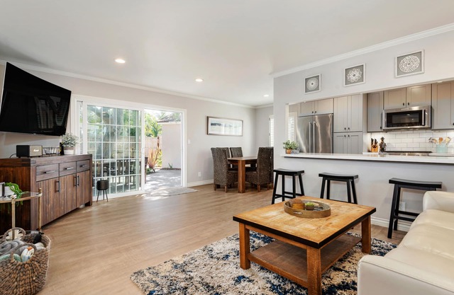 New! Fresh Coastal Access Sleeps 6 family fun