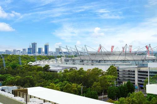 MetawiseBnB Executive 2-Bedroom Stadium View Apartment W Parking