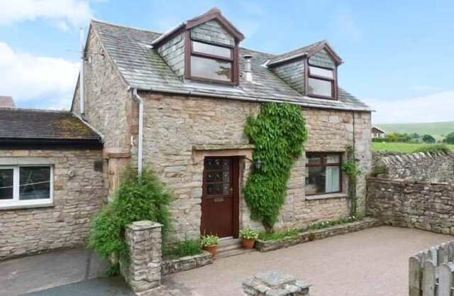 Mews Cottage, PONT POOLEY