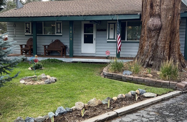 Meyers Getaway - 5 month ski lease w/hot tub, fenced yard