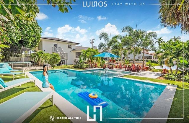 Mega House with Pickleball/Golf/Game Room