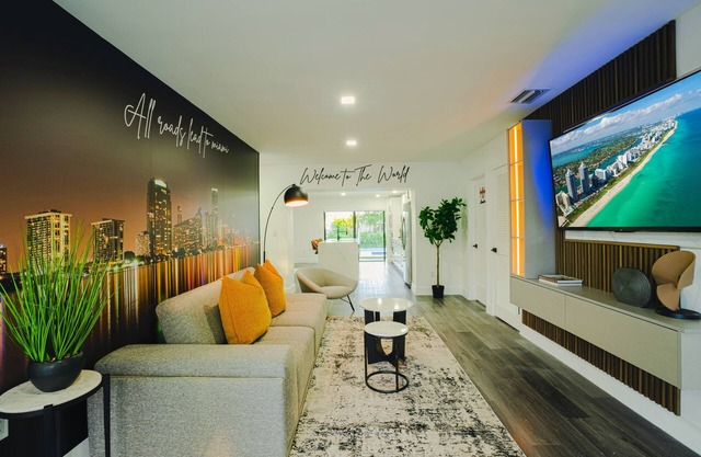 Miami World Mansion/ Mini Golf/ Game Room