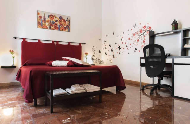Appartement de vacances Michelangelo - Une oasis de paix près du port et de la gare