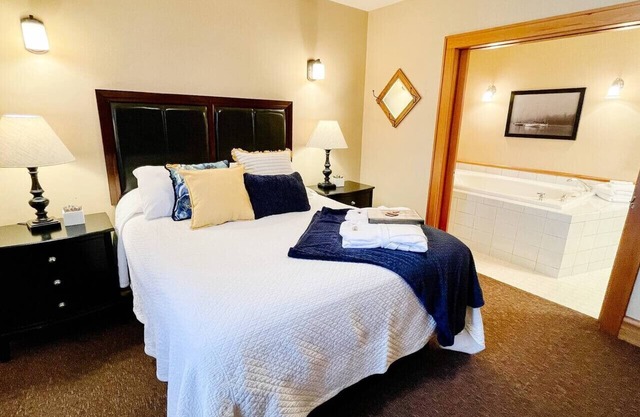 Michigan Suite @ The Bayfield Guest House