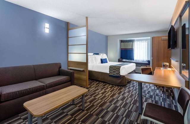 Microtel Inn & Suites by Wyndham Burlington