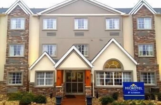 Microtel Inn & Suites by Wyndham Greenville / Woodruff Rd