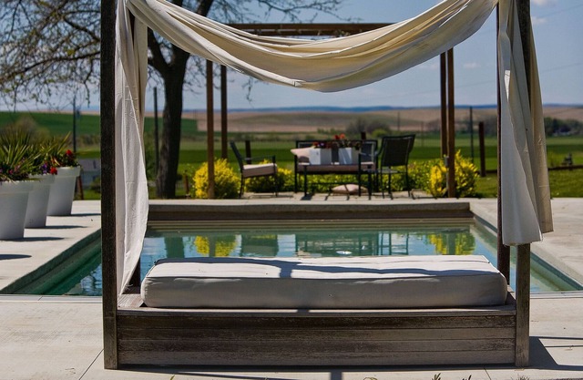 Mid-Century Country Estate, With Pool, Close to Walla Walla