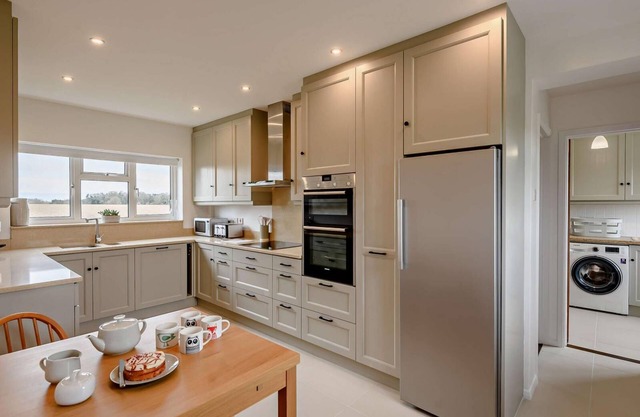 Mid-century Farmhouse on the Edge of Alton Water in Peaceful Suffolk Countryside