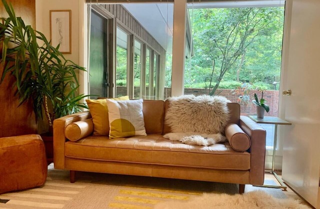 Mid-Century Designer w/ King Beds & Sonos Stereo