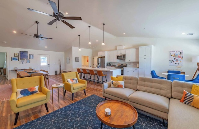 Mid-Century Mod Ranch in Wine Country!