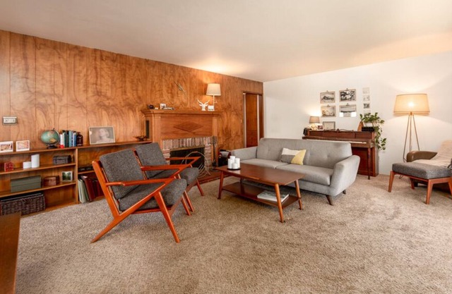 Mid-Century Modern 3bd Home near SNA, Angels Stadium & Disneyland