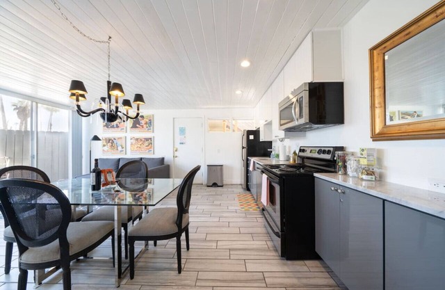Mid-Century Modern Gem with a BBQ Patio