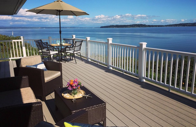 Mid-Century Retreat moderne sur la magnifique île Whidbey
