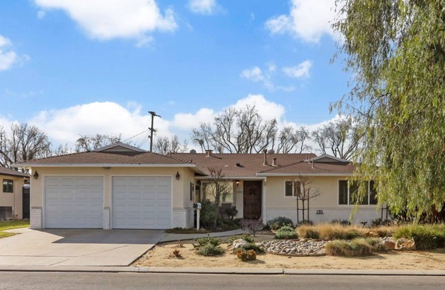 Mid-Century Ranch House Beauty
