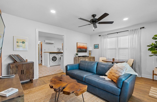 Mid-City Bungalow - 1 Mile from Bathhouse Row - Pet Friendly!