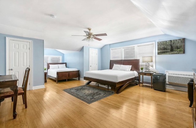 Canal Street Room Next to City Park