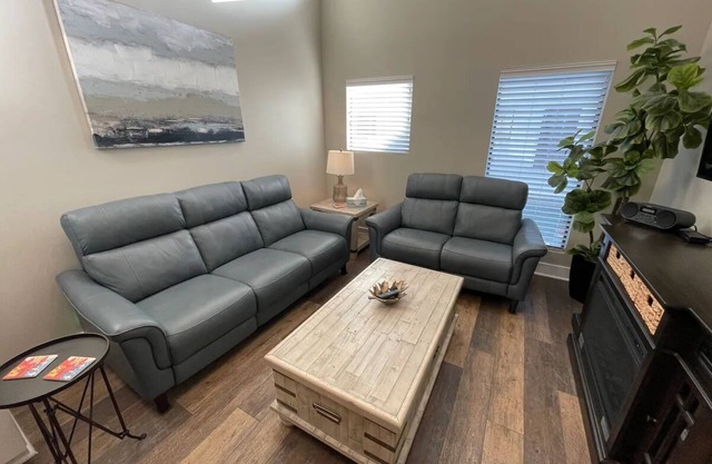 Mid-City Loft / Lovely & Safe 2 bed / 2 bath