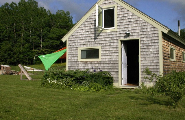 Mid Coast Riverview Cabin