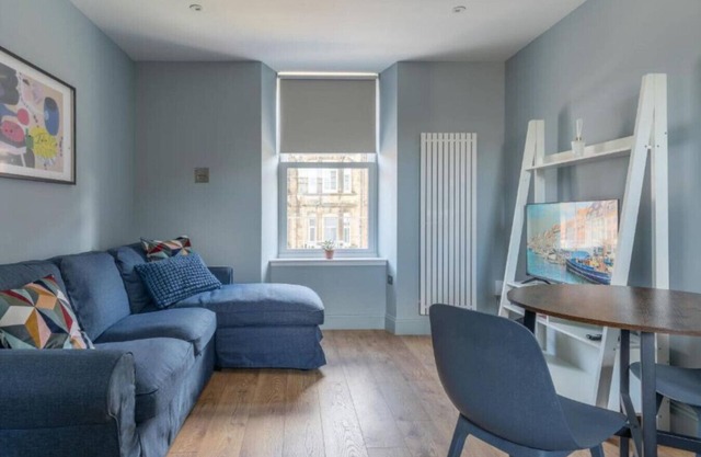 Mid-Level Lux Apartment