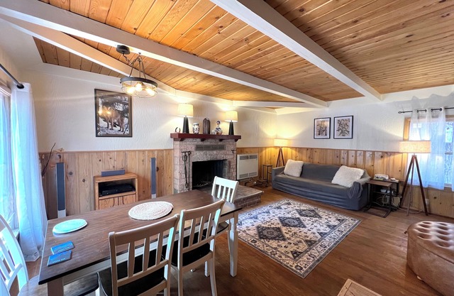 Serene Rustic Cabin: 20% Off Monthly Ski Season Stay