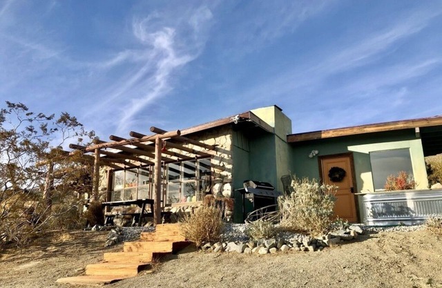 Homestead du milieu du siècle avec une vue imprenable entre Palms Springs et Joshua Tree