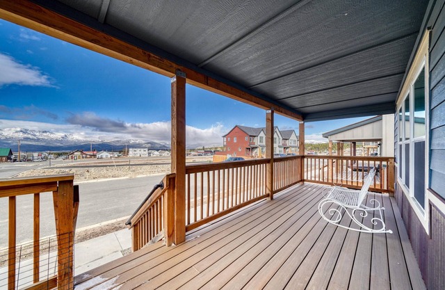 Midgarth Hus- Brand New Railyard home minutes to Copper & Ski Cooper!