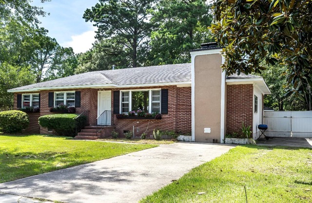 Midland! Pool + Arcade room + 2 kitchens!