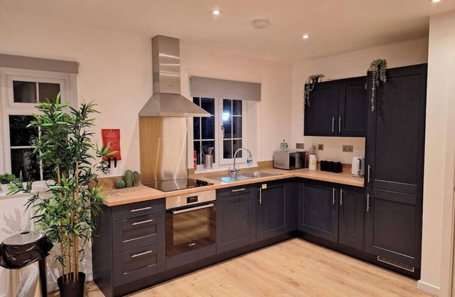 Midnight Garden fully furnished apt with parking.