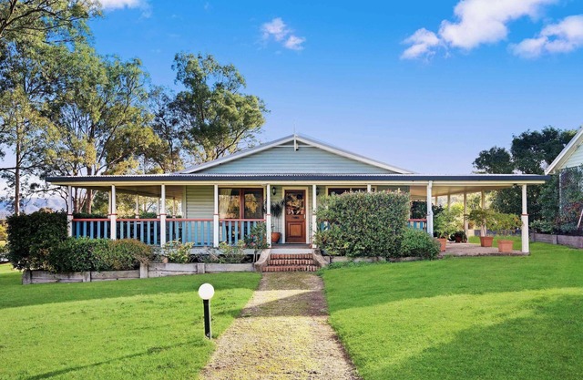 The Ballabourneen Estate - A grand Hunter Valley experience awaits at this beautiful estate
