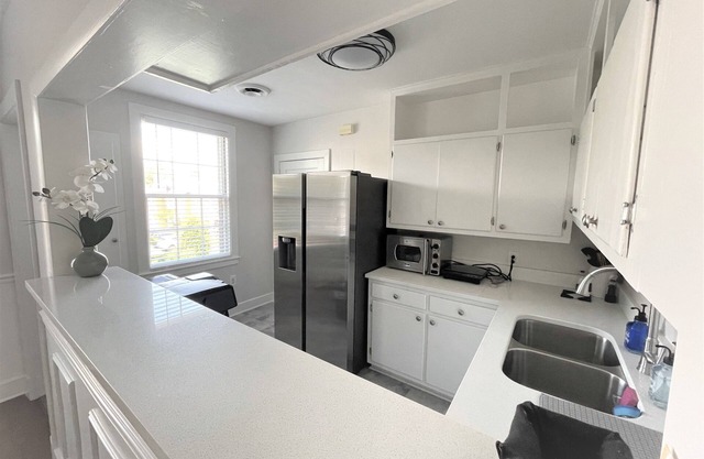 Midtown Getaway - Central ILM & Family Friendly
