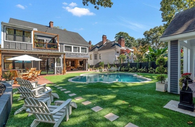 Midtown 6 bed, 5 bath with Heated pool & sauna